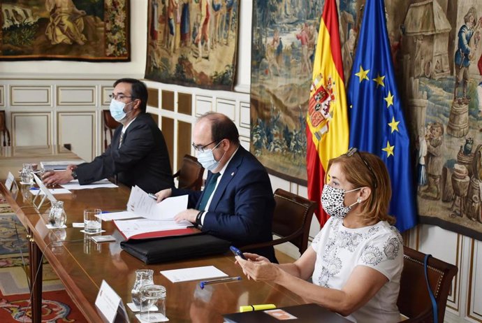 El ministro de Política Territorial y Función Pública, Miquel Iceta, en la reunión mantenida con las CCAA y la FEMP.