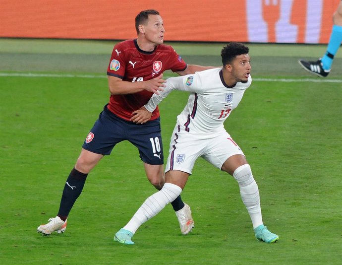 Jadon Sancho of England and Jan Boril of Czech Republic during the 2021 UEFA Euro 2020, Group D football match between Czech Republic and England on June 22, 2021 at Wembley Stadium in London, England - Photo Andrew Cowie / Colorsport / DPPI