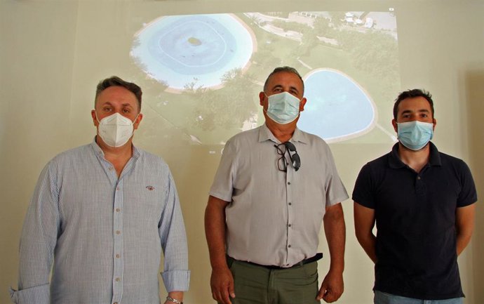Presentación del vídeo promocional sobre el complejo turístico 'Los lagos de quitasueños' de Cúllar (Granada).