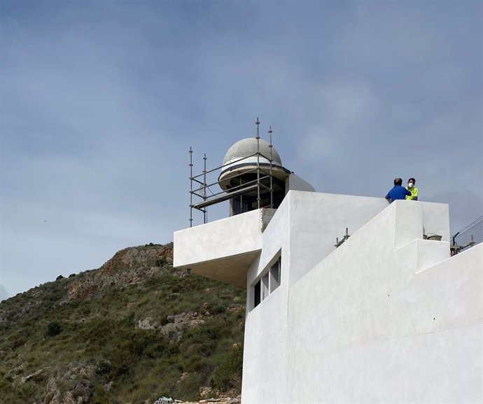 Cúpula concluida del nuevo faro de Mojácar (Almería)