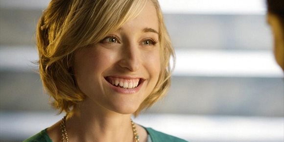 4. La actriz de Smallville Allison Mack, condenada a tres años de cárcel por participar en la secta sexual NXIVM