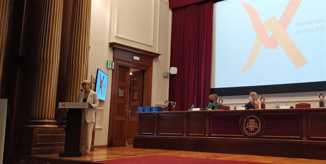 La consellera de Justicia de la Generalitat, Lourdes Ciuró, interviene en el acto de entrega de los premis 'Valors' del Consell de l'Advocacia Catalana. En Barcelona, el 1 de julio de 2021.