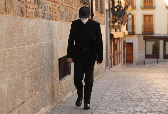 Un sacerdote de Talavera de la Reina llega a la Audiencia Provincial de Toledo donde se sentará en el banquillo por la presunta agresión sexual continuada de una menor en su despacho parroquial