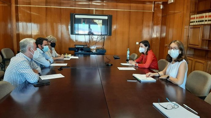 Reunión de la Delegación Territorial de Fomento de la Junta en Córdoba con la plataforma 'Que pare el tren en Los Pedroches'