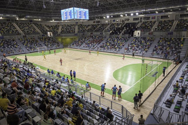 Partido inaugural de fútbol sala en el Olivo Arena de Jaén