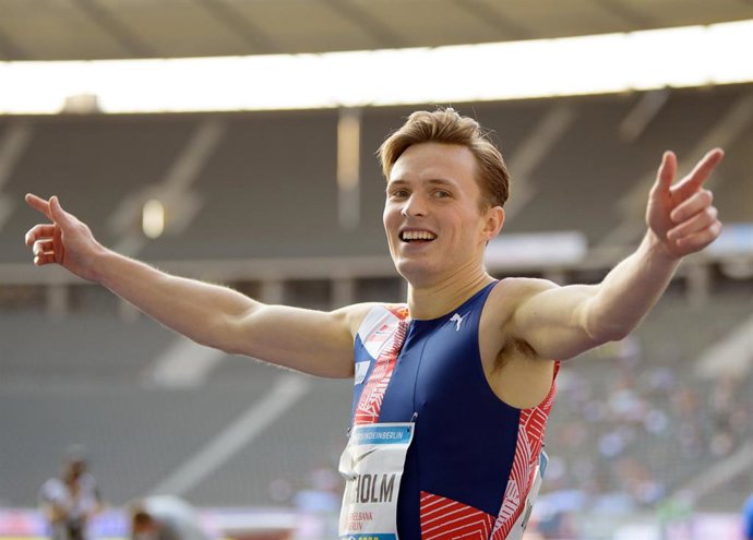 Archivo - El corredor noruego Karsten Warholm 