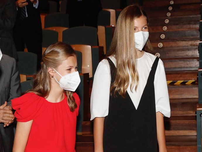 La Princesa Leonor y la Infanta Sofía en la entrega de los Premios Princesa Fundación de Girona