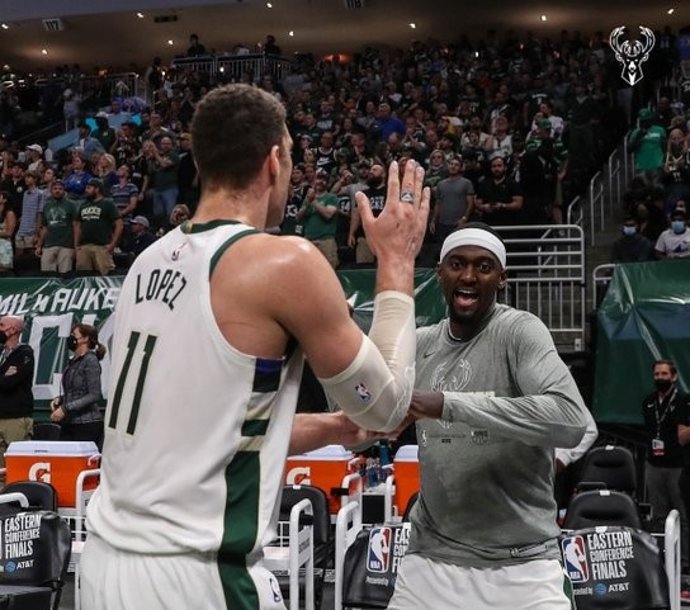 Milwaukee Bucks vence a Atlanta Hawks de la mano de Brook Lopez