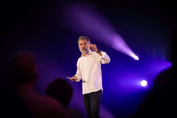 Archivo - El president de mnium Cultural, Jordi Cuixart en el acto 'Fem-nos lliures (hagámonos libres) sobre la amnistía a los presos del procs, a 12 de mayo de 2021,  L'Hospitalet de Llobregat, Barcelona, Catalunya (España). 