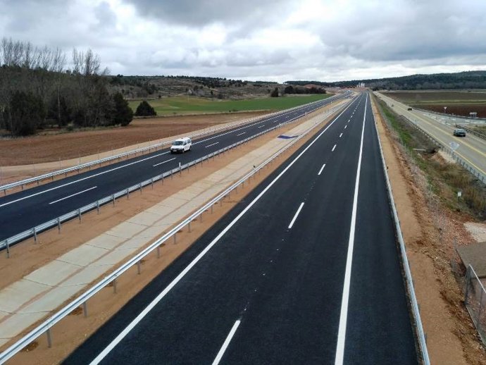 Archivo - Tramo abierto de la A-11. Archvio