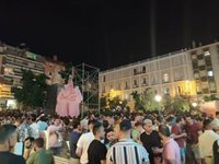 Desalojado anoche el macrobotellón de la plaza Pedro Zerolo, con un detenido por tirar objetos a la Policía