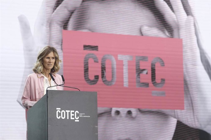 Archivo - La presidenta de COTEC, Cristina Garmendia, en un acto.