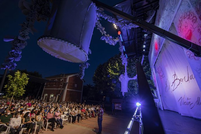 Archivo - Arxiu - Les Arts estrena El tutor burlat en La Barraca d'Aigües Vives