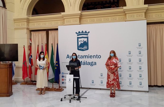 Las concejalas del Ayuntamiento de Málaga Noelia Losada, Susana Carillo y Rosa Sánchez en rueda de prensa
