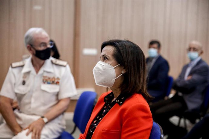 La ministra de Defensa, Margarita Robles, durante la sesión informativa '1981- 2021: 40 años de compromiso y participación activa en la OTAN', en la Base de Retamares, a 2 de julio de 2021, en Pozuelo de Alarcón, Madrid (España). 
