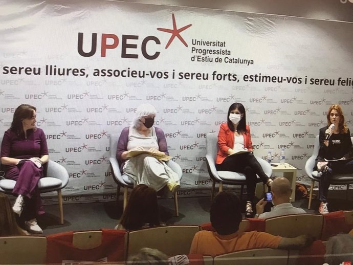 La portavoz de ERC, Marta Vilalta; la líder de los comuns, Jéssica Albiach; la diputada de la CUP-Guanyem Dolors Sabater, y la diputada del PSC en el Parlament Sílvia Paneque participan en un debate organizado por la Upec