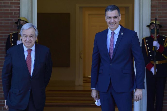El presidente del Gobierno, Pedro Sánchez, recibe al secretario general de Naciones Unidas, Antonio Guterres, a 2 de julio de 2021, en el Palacio de La Moncloa, Madrid. (España). El encuentro entre ambos mandatarios se produce dentro de la visita oficia