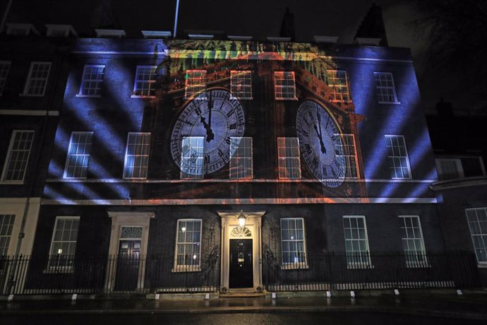 Archivo - 31 January 2020, England, London: A image of Big Ben is illuminated at 10 Downing Street after the United Kingdom officially left the European Union, ending 47 years of membership three and a half years after Britons voted narrowly in favour o