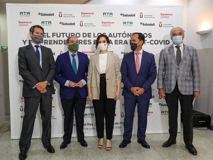 Isabel Díaz Ayuso en la clausura del curso de verano de la Federación Nacional de Asociaciones de Trabajadores Autónomos-ATA