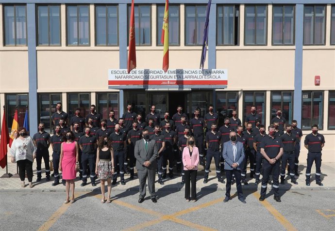 Foto de grupo en la clausura del curso en las instalaciones de la Escuela de Seguridad y Emergencias de Navarra