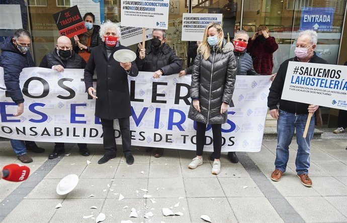 Archivo - Protesta de la Asociación Empresarial de Hostelería de Cantabria (AEHC)  