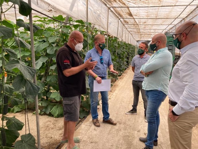 Rodrigo Alonso (Vox) en su reunión con agricultores de El Ejido (Almería)