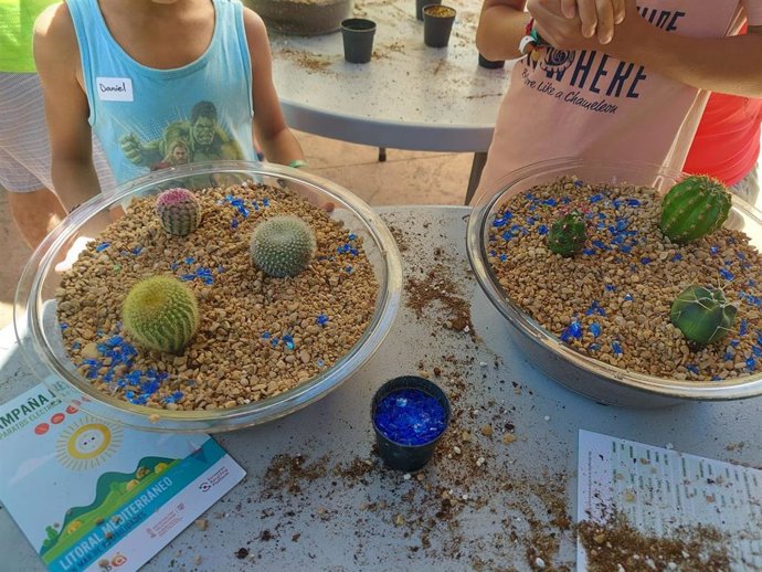 'Un Mar De Posibilidades',  Campaña Que Persigue Fomentar, A Través De Actividades Lúdicas En Campings Durante Este Verano, El Reciclaje De Residuos De Aparatos Eléctricos.