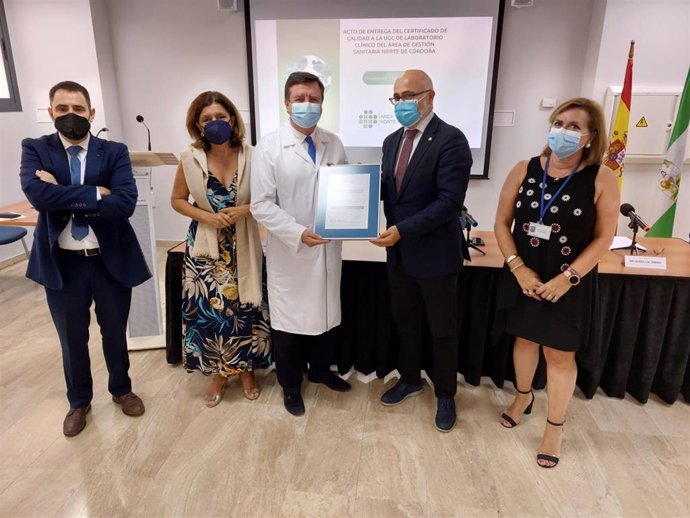 Acto de entrega del certificado de ACSA.