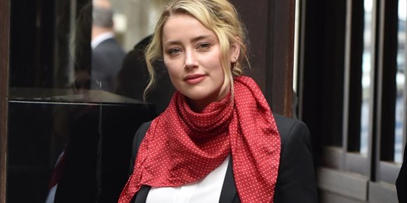 5. Amber Heard anuncia que ha sido madre mediante gestación subrogada y revela el nombre de su hija