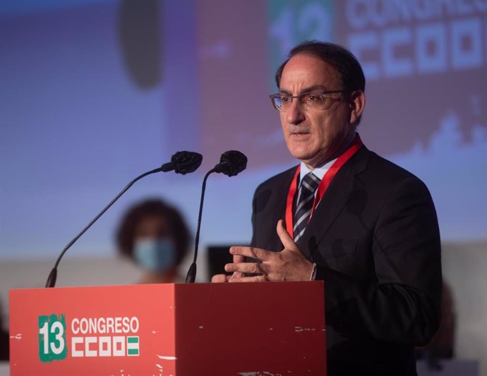 El presidente de la CEA, Javier González de Lar, en una foto de archivo durante su intervención en la inauguración del XIII congreso regional del sindicato CCOO, 16 de junio 2021 en Sevilla, Andalucía, España.