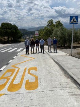El diputado de Obras Públicas y Vivienda, José María Villegas, ha visitado Beas de Granada (Granada) y se ha reunido con su alcalde, Manuel Martín, y parte de su equipo de gobierno.