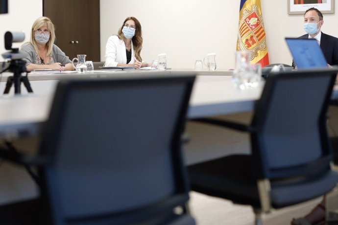 La ministra de Cultura y el jefe de Gobierno de Andorra en la última reunión telemática del Patronato de la Fundación Ramon Llull.