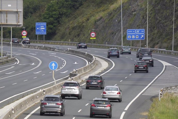 Archivo - Arxiu - Imatge d'una autopista al País Basc