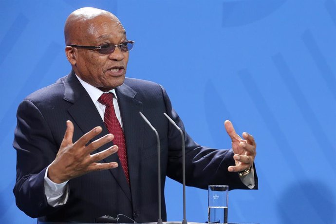 Archivo - FILED - 10 November 2015, Berlin: Jacob Zuma, then President of South Africa, speaks during a press conference in Berlin. A judge has issued a stayed warrant of arrest for Zuma after he did not appear in court citing illness on Tuesday. Photo: