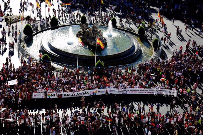 Archivo - Manifestación estatal del Orgullo LGTBI en Madrid, desde Atocha hasta Colón.