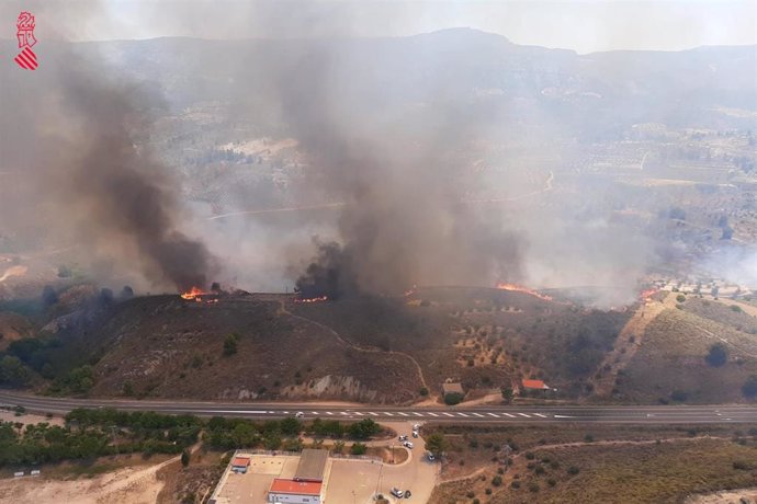 Incendio forestal en Jalance (Valencia)