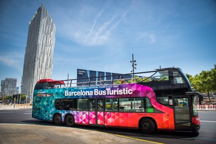 Archivo - El bus turístico de Barcelona