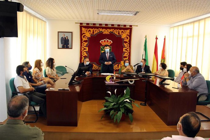 José Luis Vílchez toma posesión como alcalde de Quesada tras la renuncia de Manuel Vallejo.