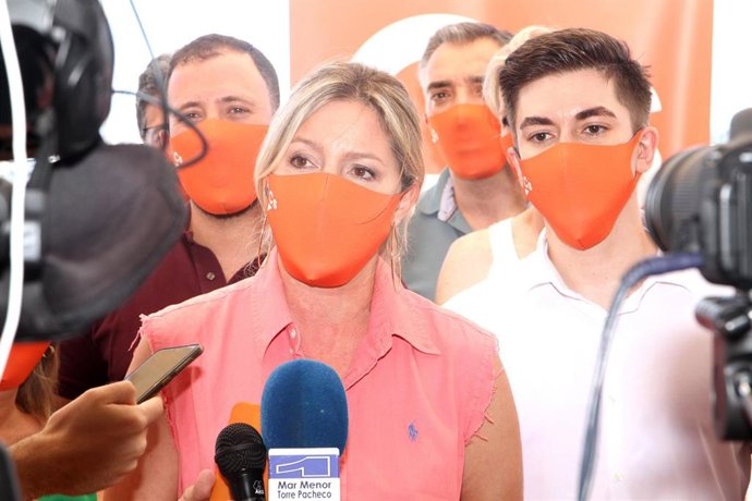 Ana Martínez Vidal en la concivencia de miembros de Ciudadanos