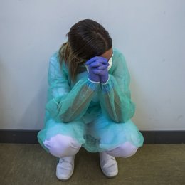 Cvirus.- Tres de cada 10 enfermeras y enfermeros de Murcia han sufrido los síntomas del Covid-19, según SATSE