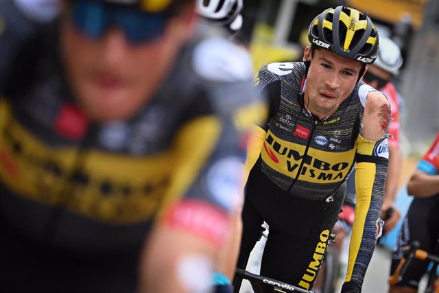 Primoz Roglic tras su caída en la tercera etapa del Tour de Francia