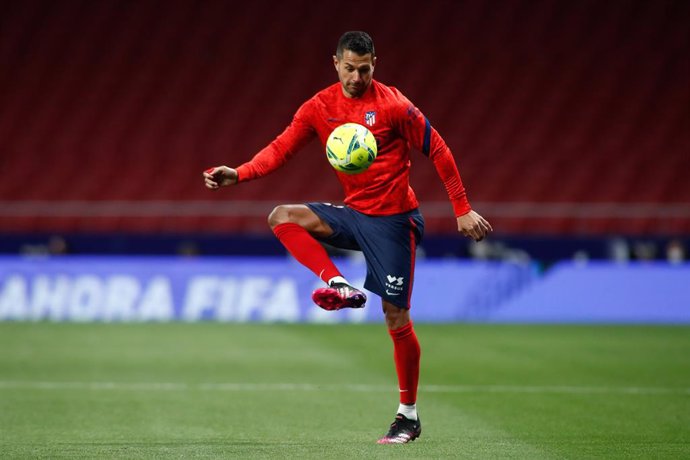 Archivo - Victor Machin "Vitolo" of Atletico de Madrid warms up during the spanish league, La Liga, football match played between Atletico de Madrid and Real Sociedad at Wanda Metropolitano stadium on may 12, 2021, in Madrid, Spain.