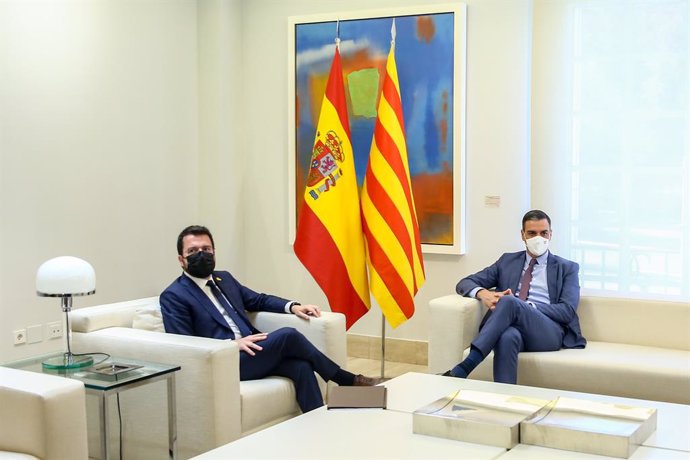 El president de la Generalitat de Catalunya, Pere Aragons, i el president del Govern, Pedro Sánchez