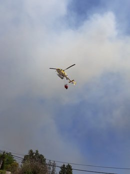Un helicóptero del Infoex durante un incendio, en una imagen de archivo.