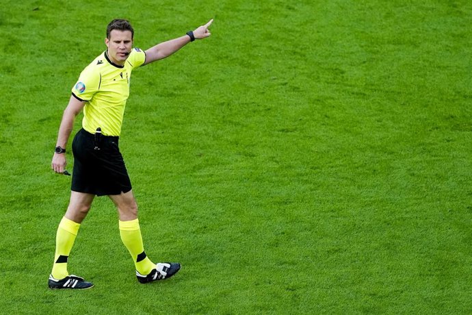El árbitro alemán Felix Brych