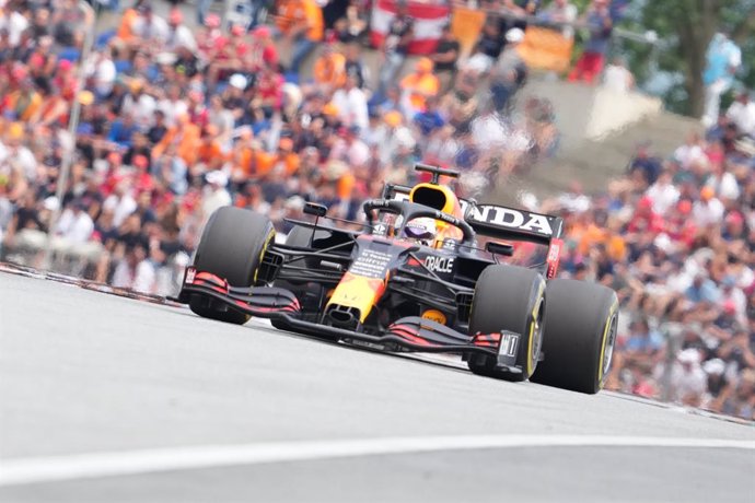 04 July 2021, Austria, Spielberg: Red Bull Racing's Dutch driver Max Verstappen competes in the 2021  Formula One Grand Prix of Austria at the Red Bull Ring. Photo: Georg Hochmuth/APA/dpa