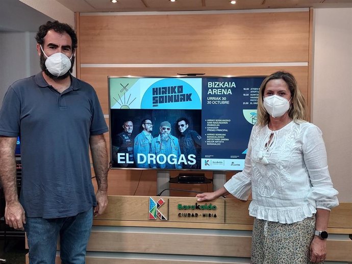Amaia del Campo y Eneko Gurrutxaga presentan el concierto de Hiriko Soinuak en el Bizkaia Aretoa, con El Drogas como cabeza de cartel.