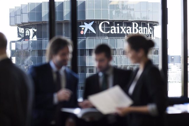 Archivo - Los bonos verdes de CaixaBank evitan la emisión de 1,5 millones de toneladas de dióxido de carbono