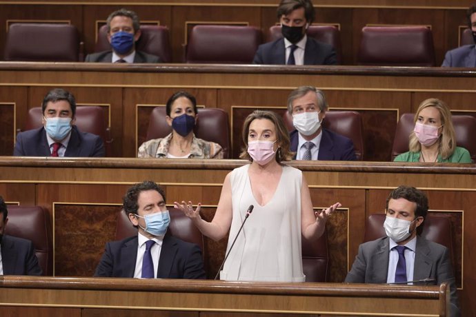 La portavoz del PP en el Congreso de los Diputados, Cuca Gamarra, interviene en una sesión de control al Gobierno en el Congreso de los Diputados, a 23 de junio de 2021, en Madrid, (España). 