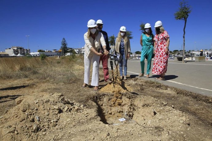 Primera piedra de la obra de integración puerto-ciudad de Chipiona